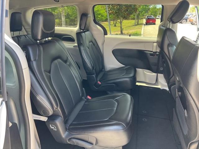 Used 2023 Chrysler Pacifica - photo 30