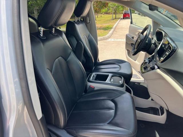 Used 2023 Chrysler Pacifica - photo 35