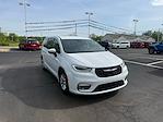 Used 2023 Chrysler Pacifica Touring L Minivan thumbnail 1