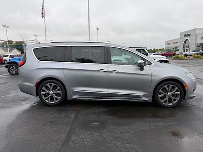 2017 Chrysler Pacifica FWD Minivan for sale #P0154A - photo 2