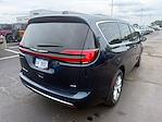 Used 2025 Chrysler Pacifica Select Minivan thumbnail 3