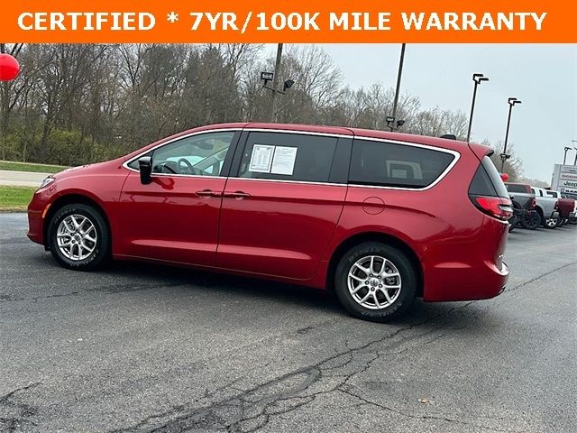 Used 2024 Chrysler Pacifica - photo 8