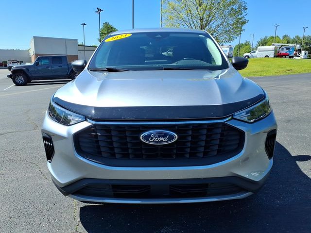 Used 2023 Ford Escape - photo 2