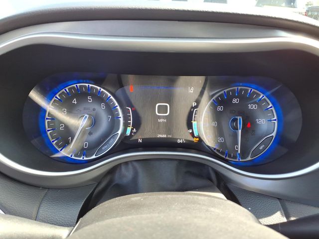 Used 2025 Chrysler Pacifica - photo 1