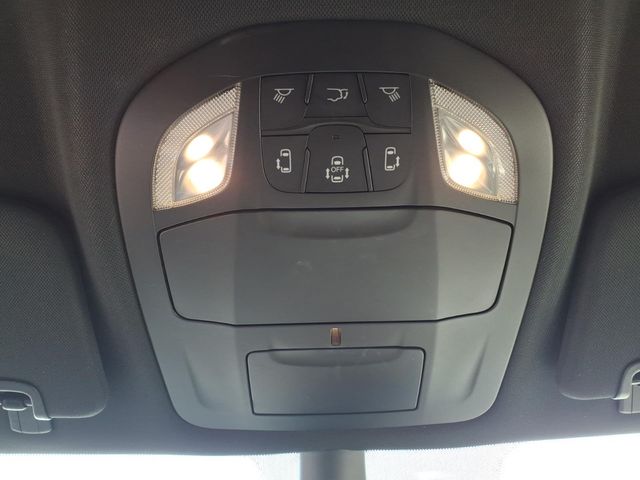 Used 2025 Chrysler Pacifica - photo 11