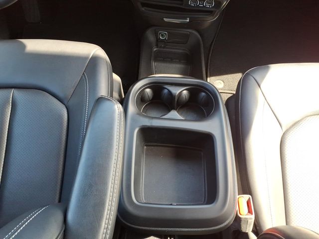 Used 2025 Chrysler Pacifica - photo 12