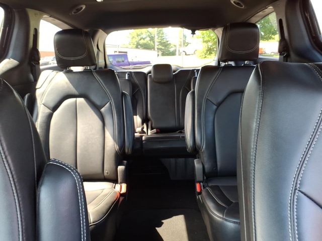Used 2025 Chrysler Pacifica - photo 15