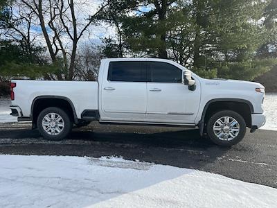 Used 2024 Chevrolet Silverado 2500 - photo 1
