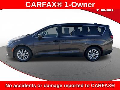 Used 2017 Chrysler Pacifica - photo 1