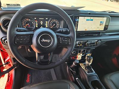 Used 2025 Jeep Gladiator - photo 1