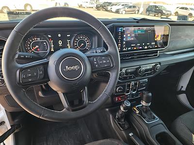 Used 2025 Jeep Gladiator - photo 1