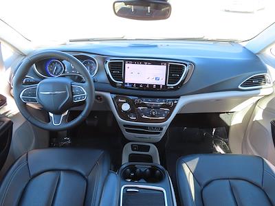 Used 2024 Chrysler Pacifica - photo 1