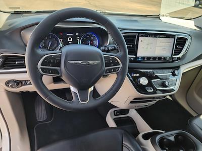 Used 2024 Chrysler Pacifica - photo 1