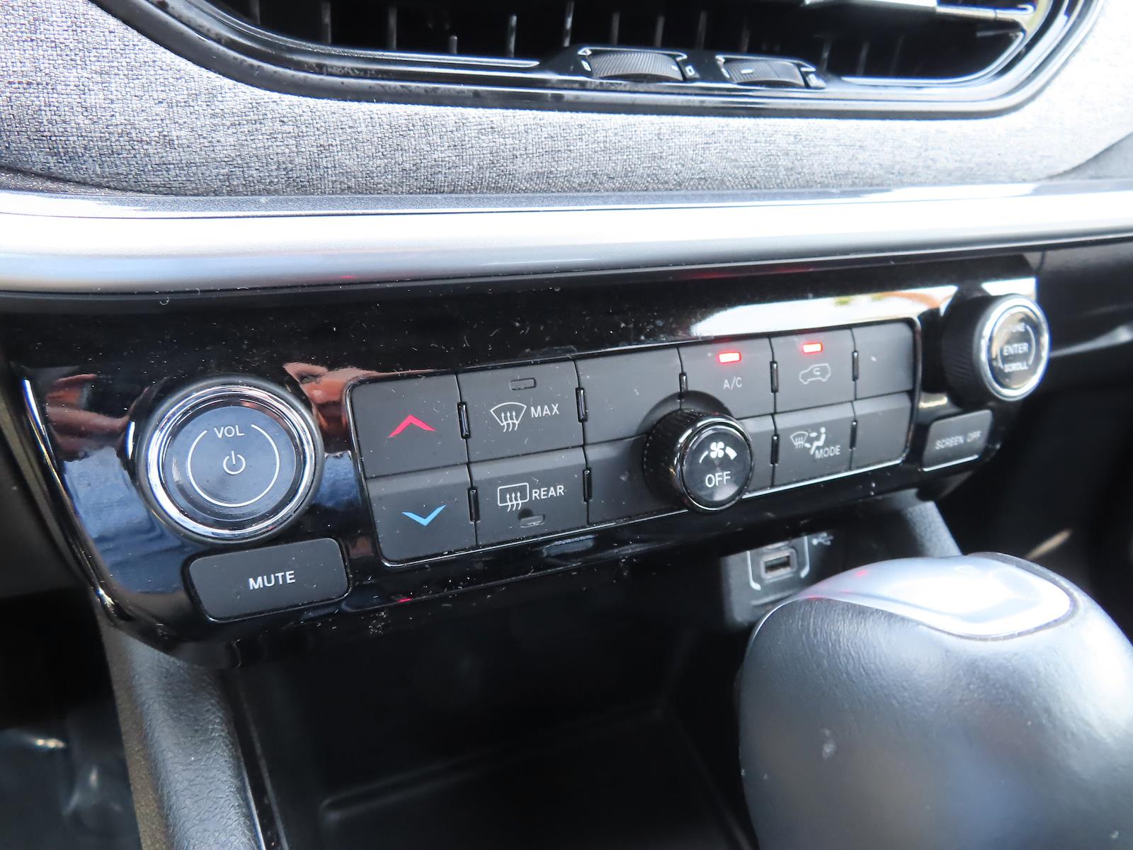 Used 2024 Jeep Compass - photo 23
