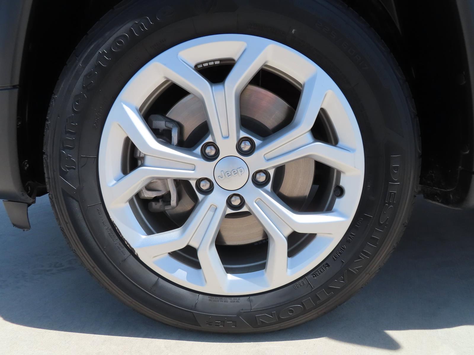 Used 2024 Jeep Compass - photo 5