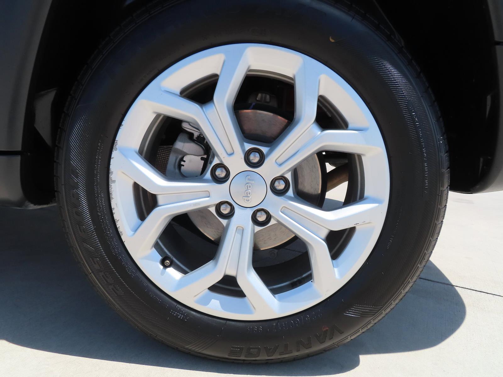 Used 2024 Jeep Compass - photo 6
