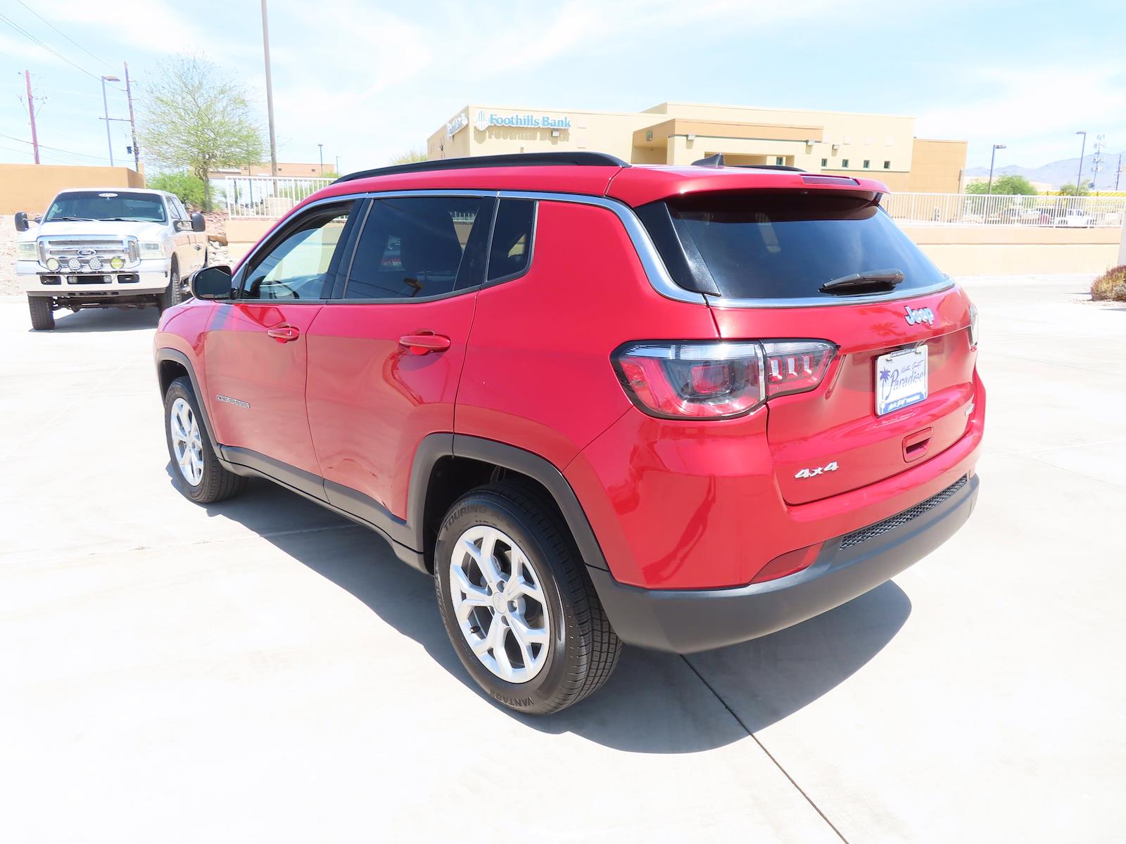Used 2024 Jeep Compass - photo 2
