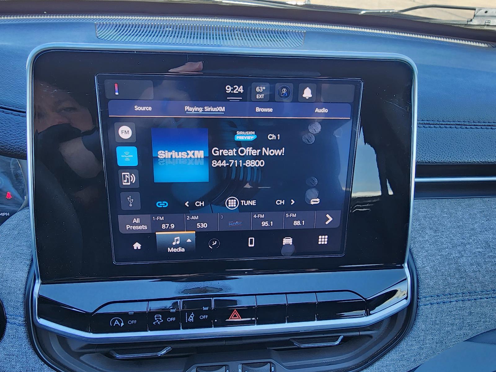 Used 2025 Jeep Compass - photo 23