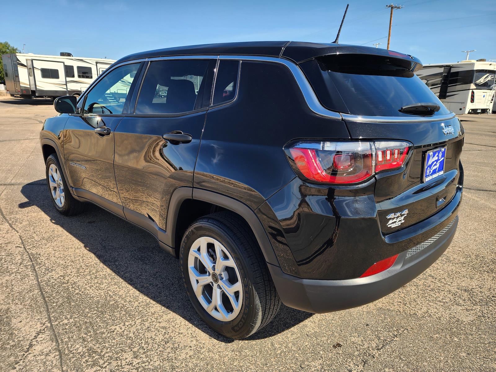 Used 2025 Jeep Compass - photo 6