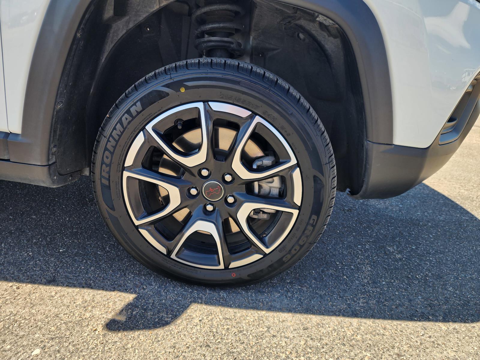 Used 2025 Jeep Compass - photo 9