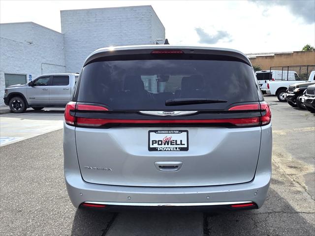 Used 2024 Chrysler Pacifica - photo 6