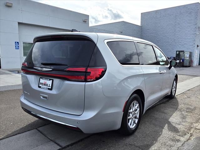 Used 2024 Chrysler Pacifica - photo 7