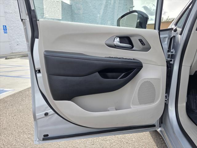 Used 2024 Chrysler Pacifica - photo 13