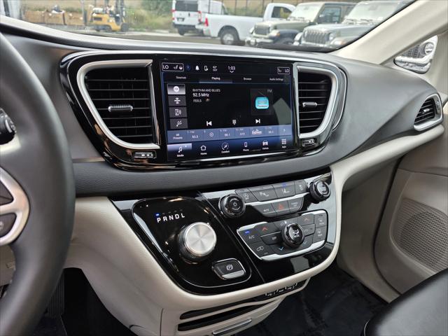 Used 2024 Chrysler Pacifica - photo 19