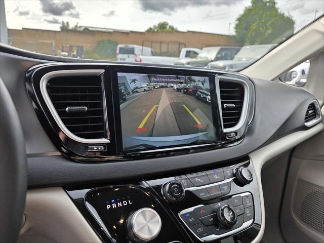 Used 2024 Chrysler Pacifica - photo 20