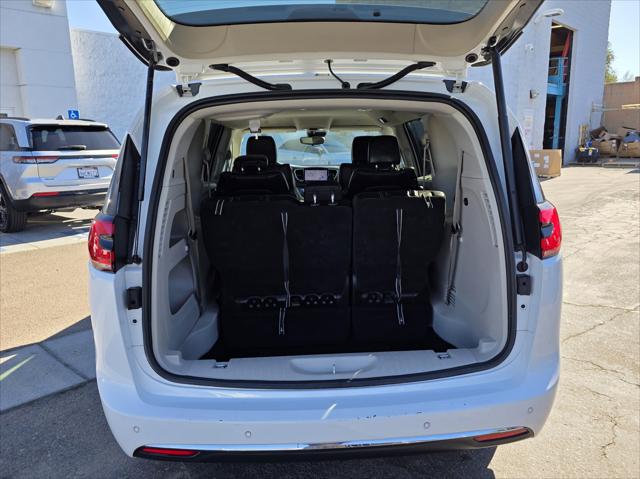 Used 2023 Chrysler Pacifica - photo 22