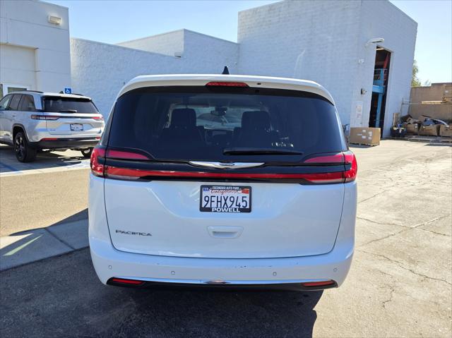 Used 2023 Chrysler Pacifica - photo 6