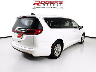 2024 Chrysler Pacifica FWD Minivan for sale #25UD398 - photo 2