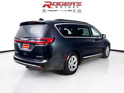 Used 2022 Chrysler Pacifica - photo 1