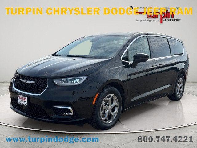 Used 2024 Chrysler Pacifica - photo 1