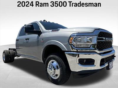 2024 Ram 3500 Crew Cab DRW 4x4, Cab Chassis for sale #263973 - photo 1