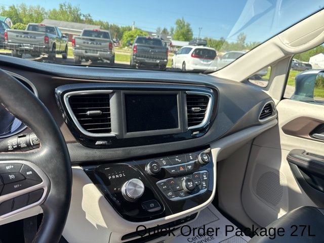Used 2018 Chrysler Pacifica - photo 20
