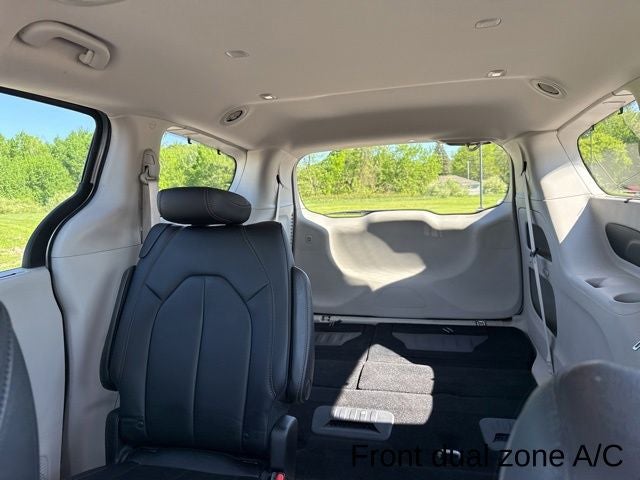 Used 2018 Chrysler Pacifica - photo 25