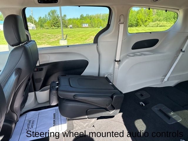 Used 2018 Chrysler Pacifica - photo 27