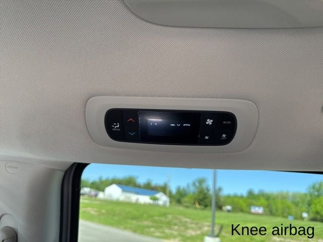 Used 2018 Chrysler Pacifica - photo 35