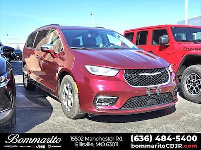 Used 2022 Chrysler Pacifica - photo 1