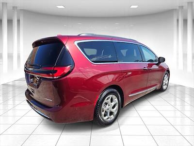 Used 2022 Chrysler Pacifica - photo 1