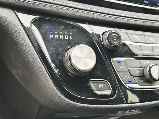 Used 2025 Chrysler Pacifica - photo 17