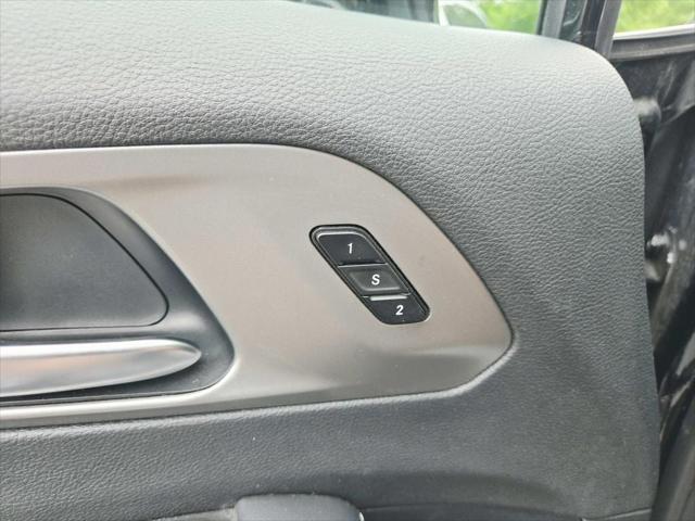 Used 2025 Chrysler Pacifica - photo 24