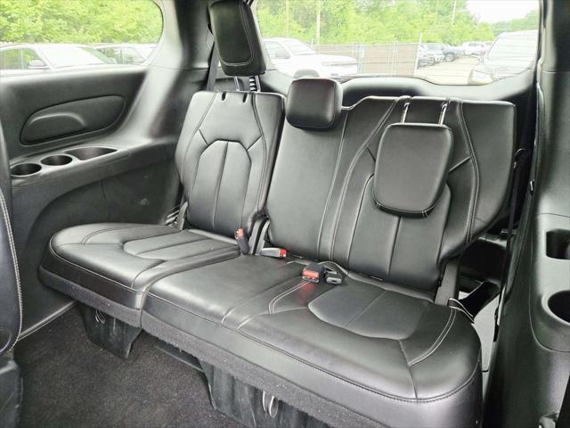 Used 2025 Chrysler Pacifica - photo 40