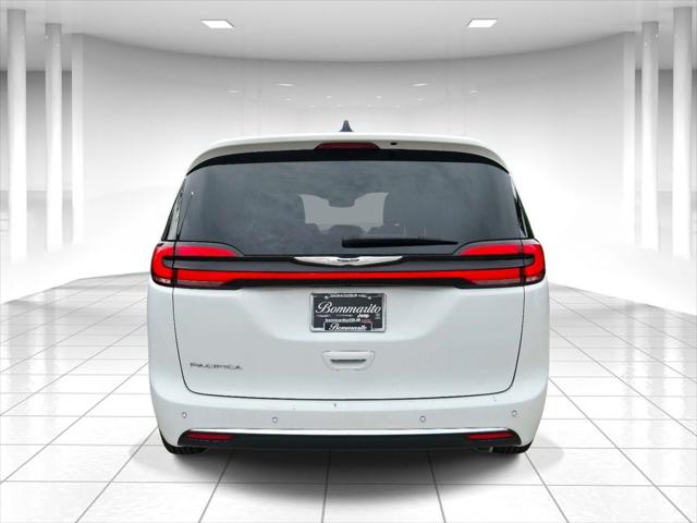 Used 2025 Chrysler Pacifica - photo 31