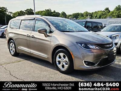 2017 Chrysler Pacifica FWD Minivan for sale #P1218 - photo 1