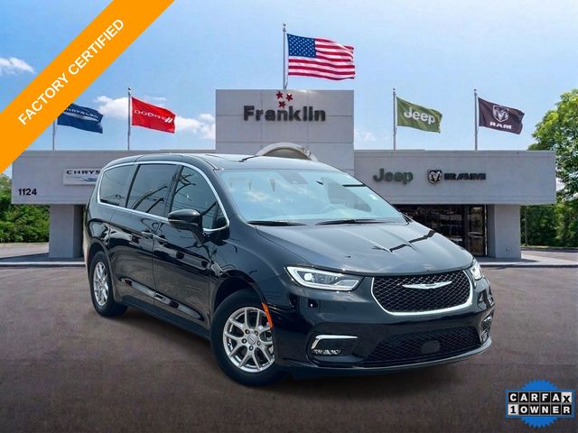 Used 2025 Chrysler Pacifica - photo 1