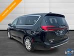 Used 2025 Chrysler Pacifica Select Minivan thumbnail 5