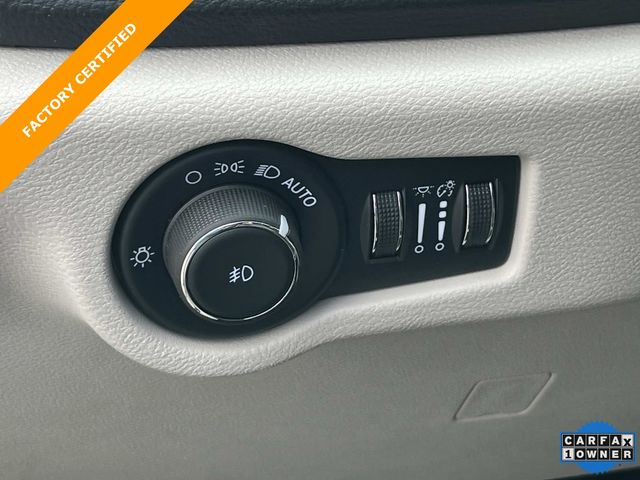 Used 2024 Chrysler Pacifica - photo 31