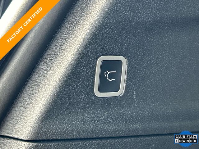 Used 2025 Chrysler Pacifica - photo 16